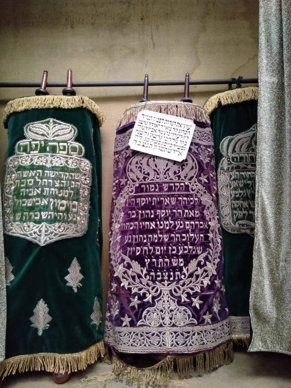 personal tour guides